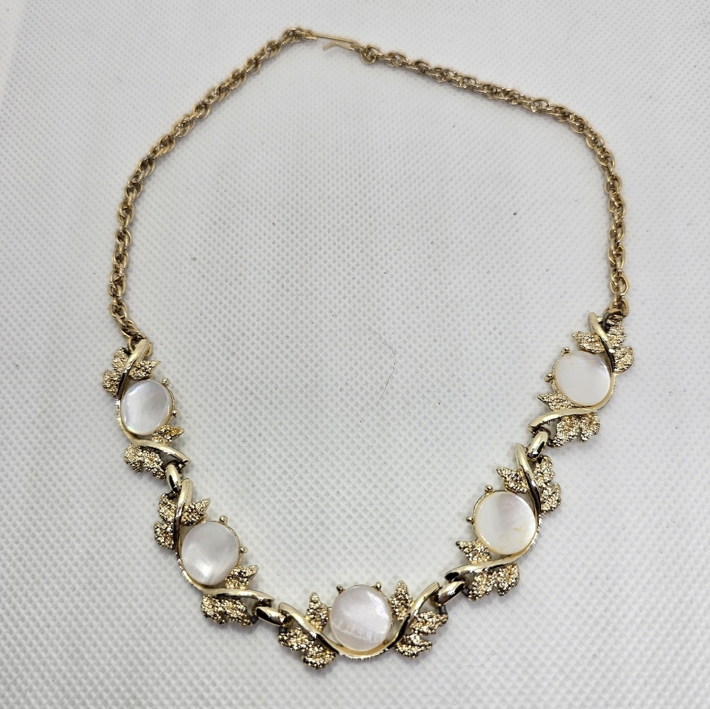 Vintage Coro Gold Tone and Mother of Pearl Leaf Shaped Chocker Necklace